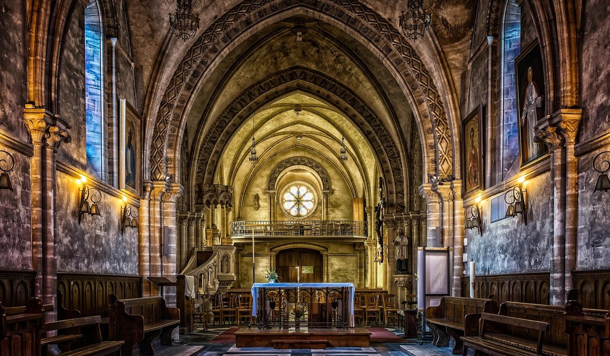 The Role of Eucharistic Ministers in Our Parish